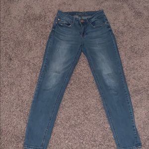 Skinny jeans, low rise